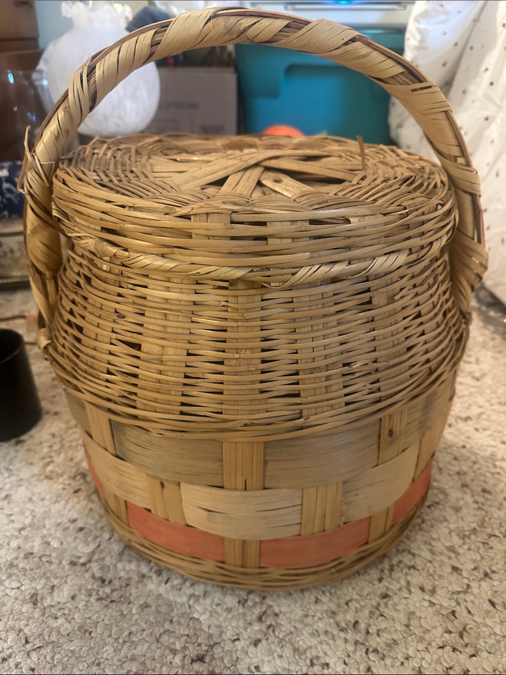VINTAGE! Handwoven Large Market Basket w/Handle and Lid